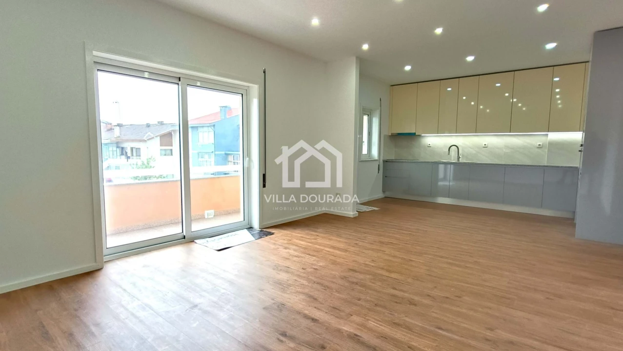 Apartamento T3 para Venda em Aguas Santas Foto 1