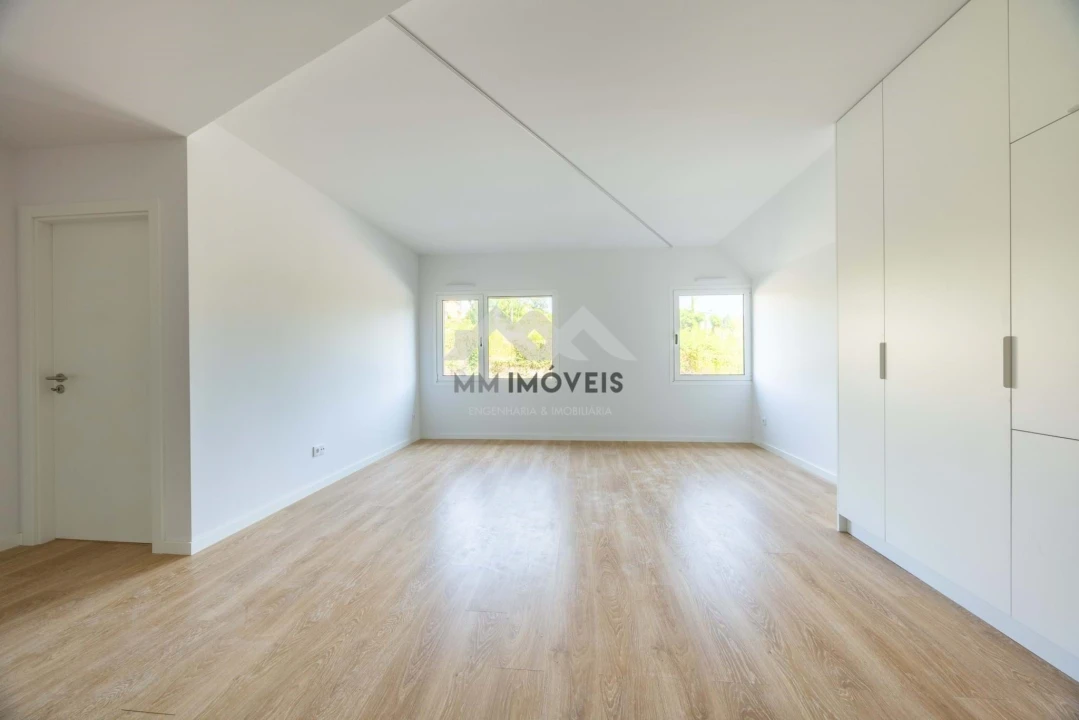 Apartamento T2 para Venda em Argoncilhe Foto 4