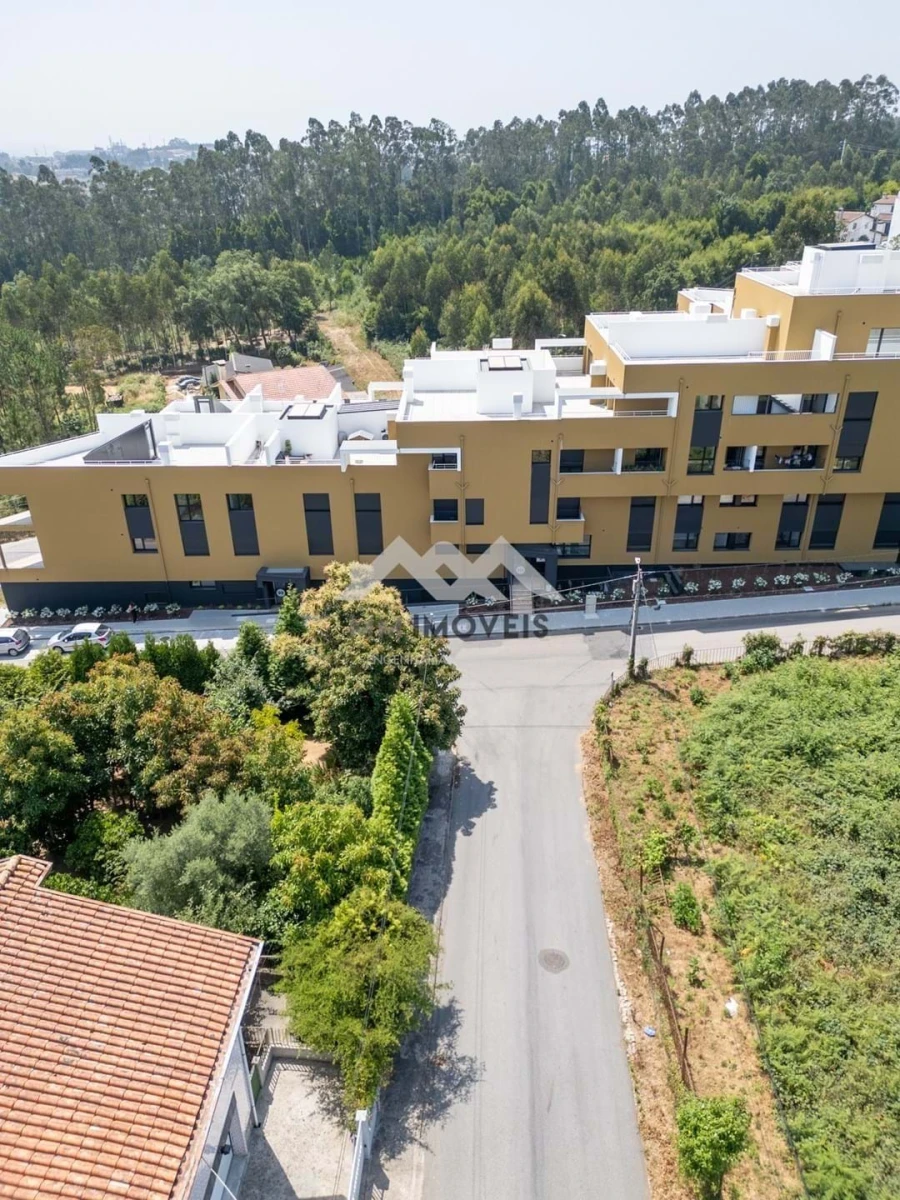 Apartamento T2 para Venda em Argoncilhe Foto 2