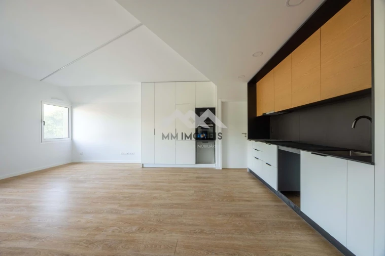 Apartamento T2 para Venda em Argoncilhe Foto 18