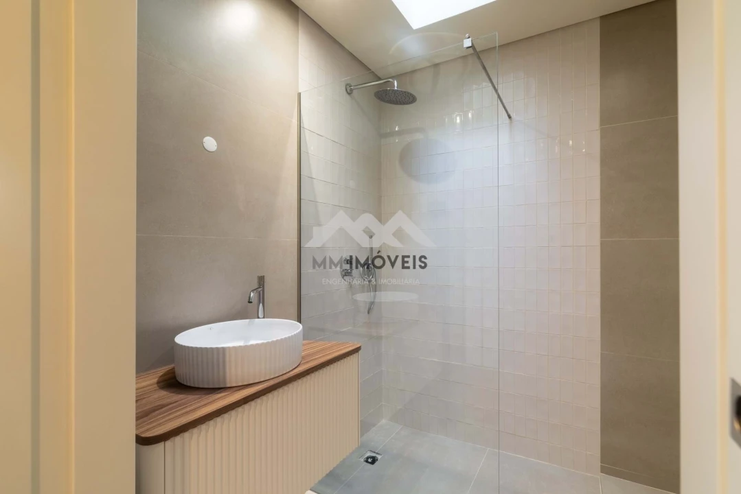 Moradia T3 para Venda em Fânzeres e São Pedro da Cova Foto 36