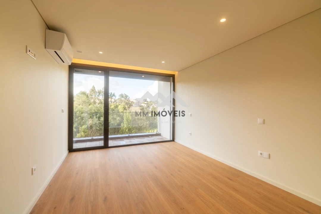 Moradia T3 para Venda em Fânzeres e São Pedro da Cova Foto 37