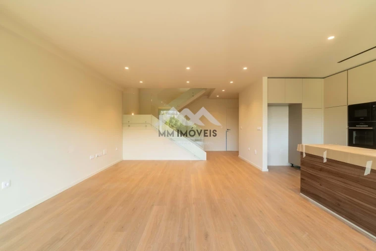 Moradia T3 para Venda em Fânzeres e São Pedro da Cova Foto 2