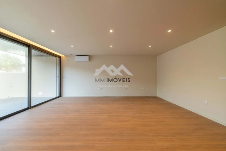 Moradia T3 para Venda em Fânzeres e São Pedro da Cova Foto 17