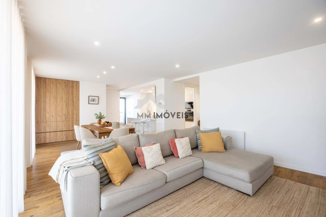 Apartamento T4 para Venda em Paranhos Foto 61