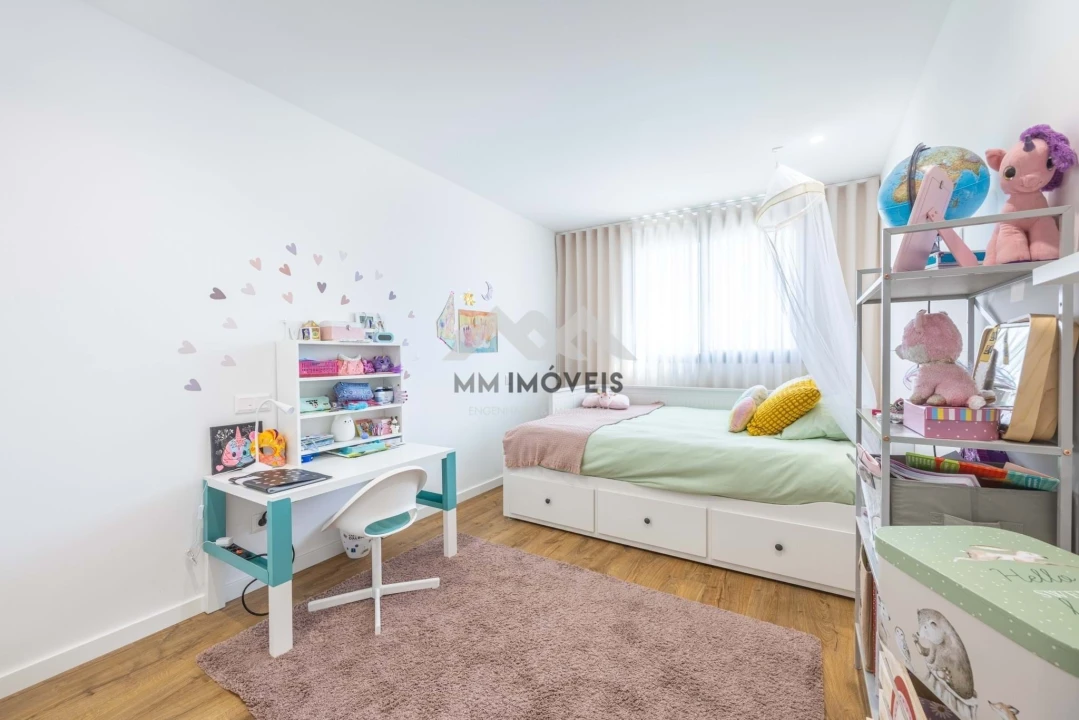 Apartamento T4 para Venda em Paranhos Foto 18