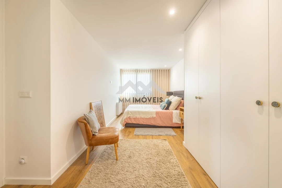 Apartamento T4 para Venda em Paranhos Foto 9