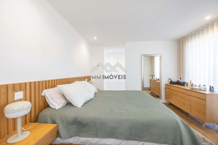 Apartamento T4 para Venda em Paranhos Foto 33