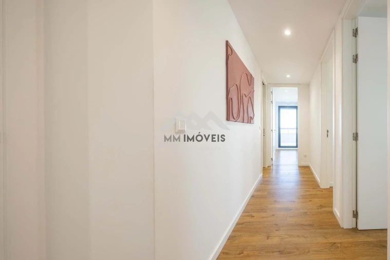 Apartamento T4 para Venda em Paranhos Foto 24