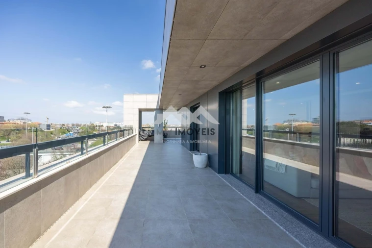 Apartamento T4 para Venda em Paranhos Foto 64