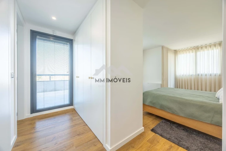 Apartamento T4 para Venda em Paranhos Foto 4