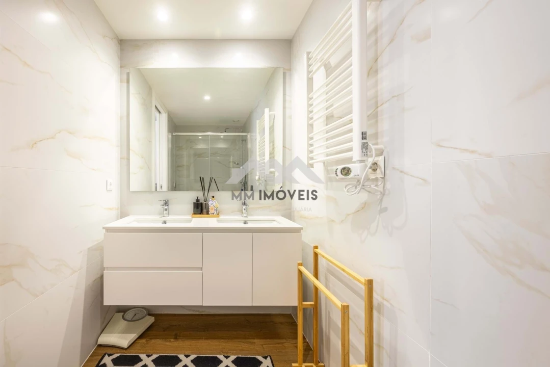 Apartamento T4 para Venda em Paranhos Foto 12