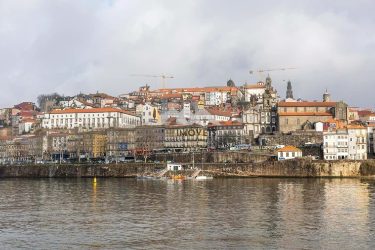 Apartamento T4 para Venda em Santa Marinha Foto 47