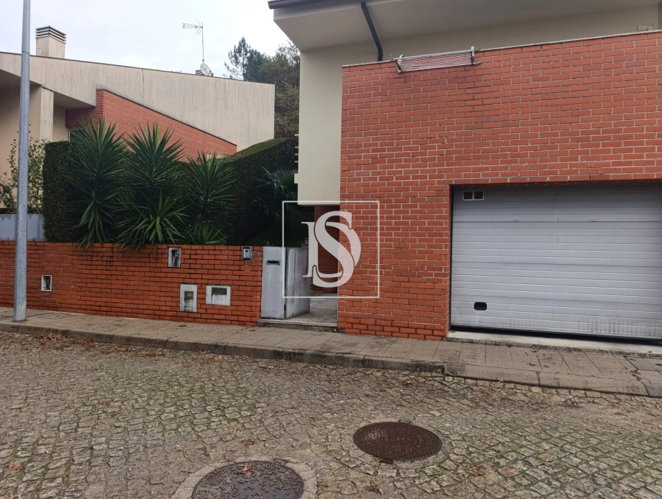 Moradia T3 para Venda em Aldão Foto 2