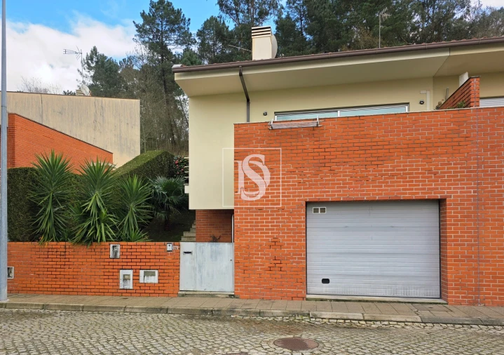 Moradia T3 para Venda em Aldão Foto 1