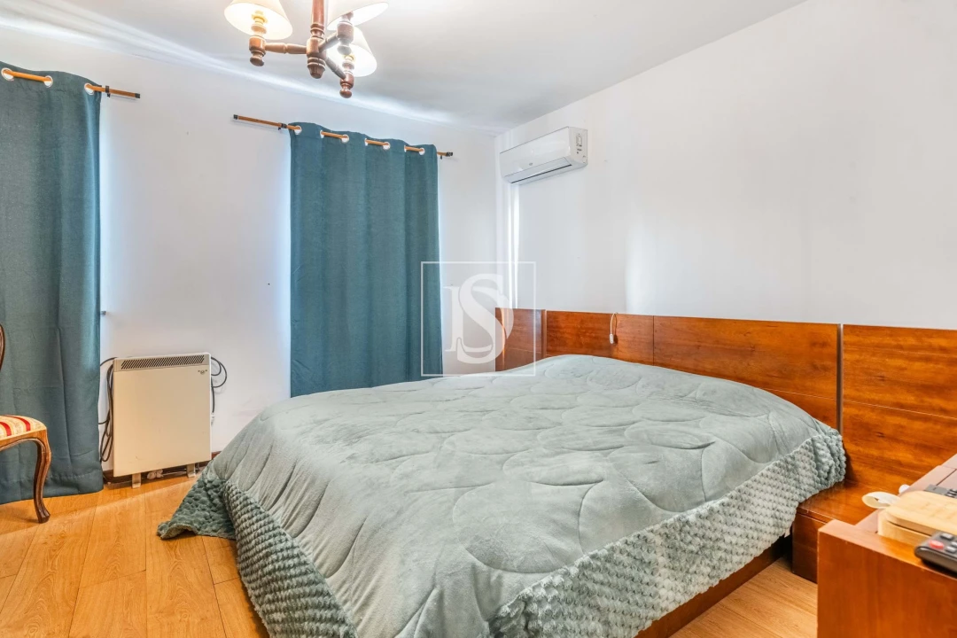 Moradia T4 para Venda em Alvarães Foto 5