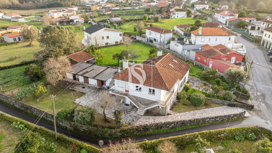 Moradia T4 para Venda em Alvarães Foto 33