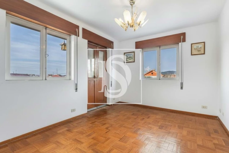 Moradia T4 para Venda em Alvarães Foto 17