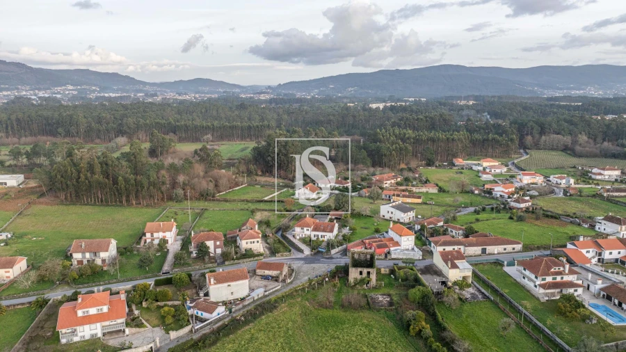 Moradia T4 para Venda em Alvarães Foto 32