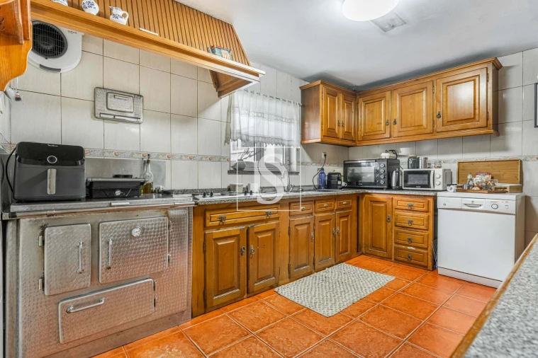 Moradia T4 para Venda em Alvarães Foto 10