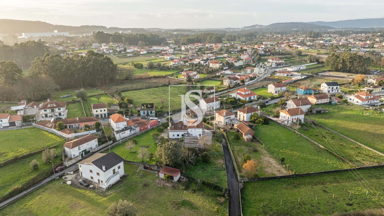 Moradia T4 para Venda em Alvarães Foto 24