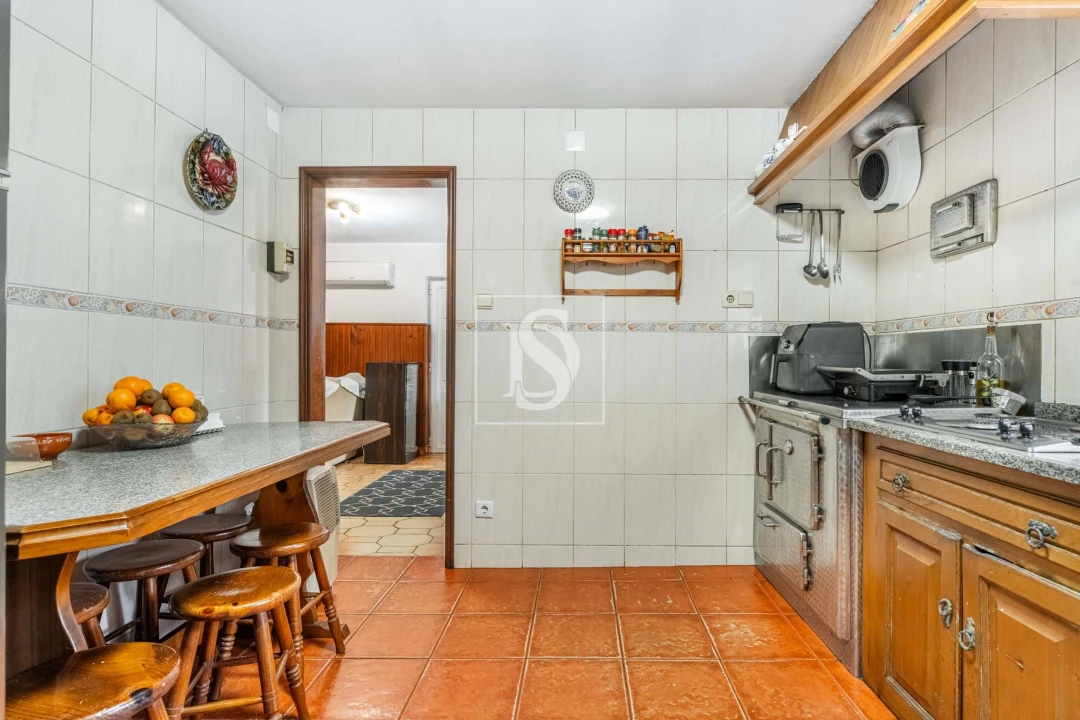 Moradia T4 para Venda em Alvarães Foto 11