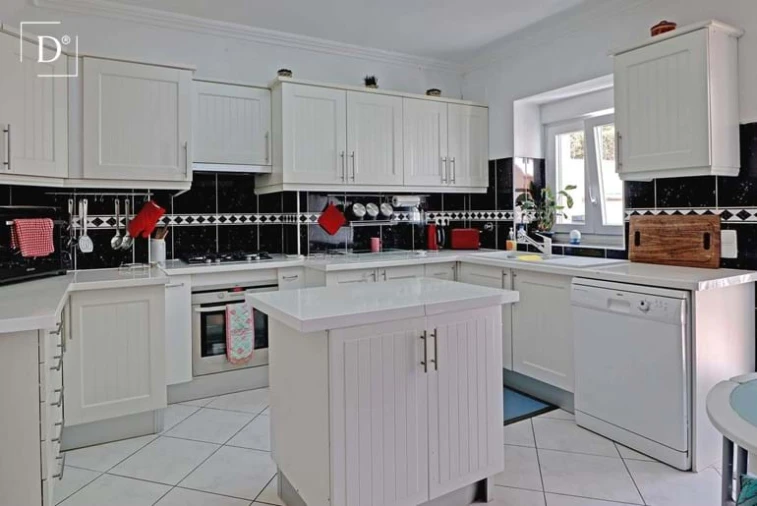 Moradia T5 para Venda em Albufeira e Olhos de Água Foto 9