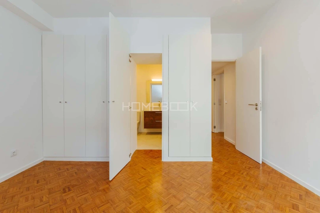 Apartamento T2 para Arrendamento em Avenidas Novas Foto 14