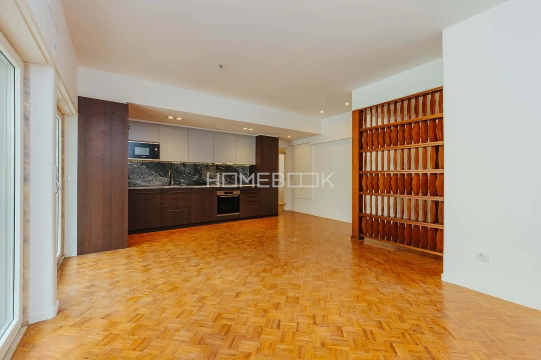 Apartamento T2 para Arrendamento em Avenidas Novas Foto 7