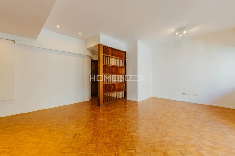 Apartamento T2 para Arrendamento em Avenidas Novas Foto 10