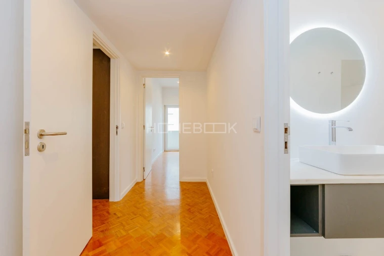 Apartamento T2 para Arrendamento em Avenidas Novas Foto 19