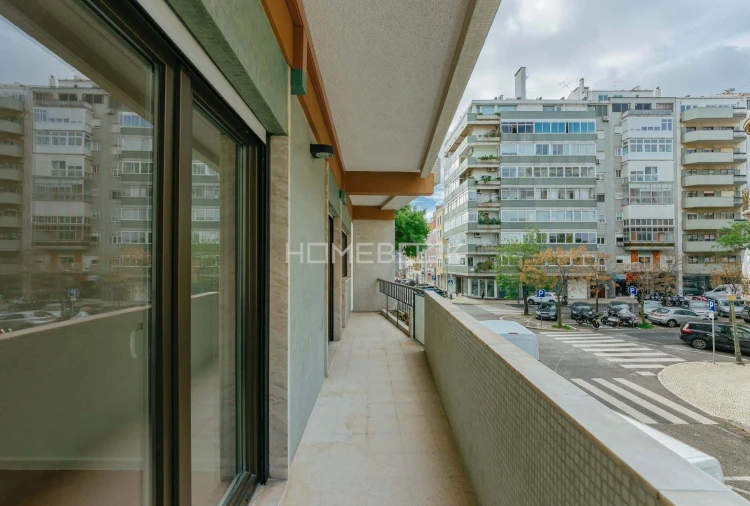 Apartamento T2 para Arrendamento em Avenidas Novas Foto 23