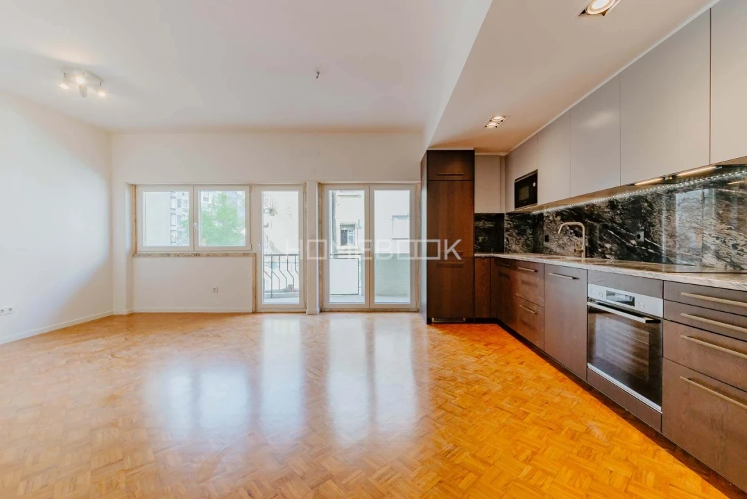 Apartamento T2 para Arrendamento em Avenidas Novas Foto 1