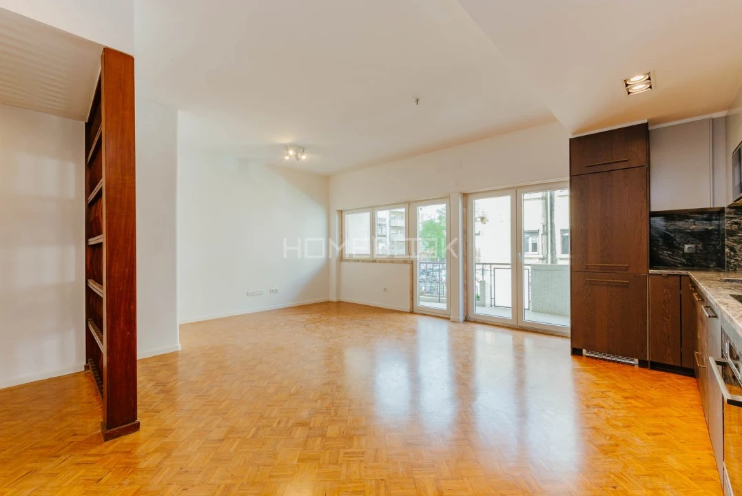 Apartamento T2 para Arrendamento em Avenidas Novas Foto 2