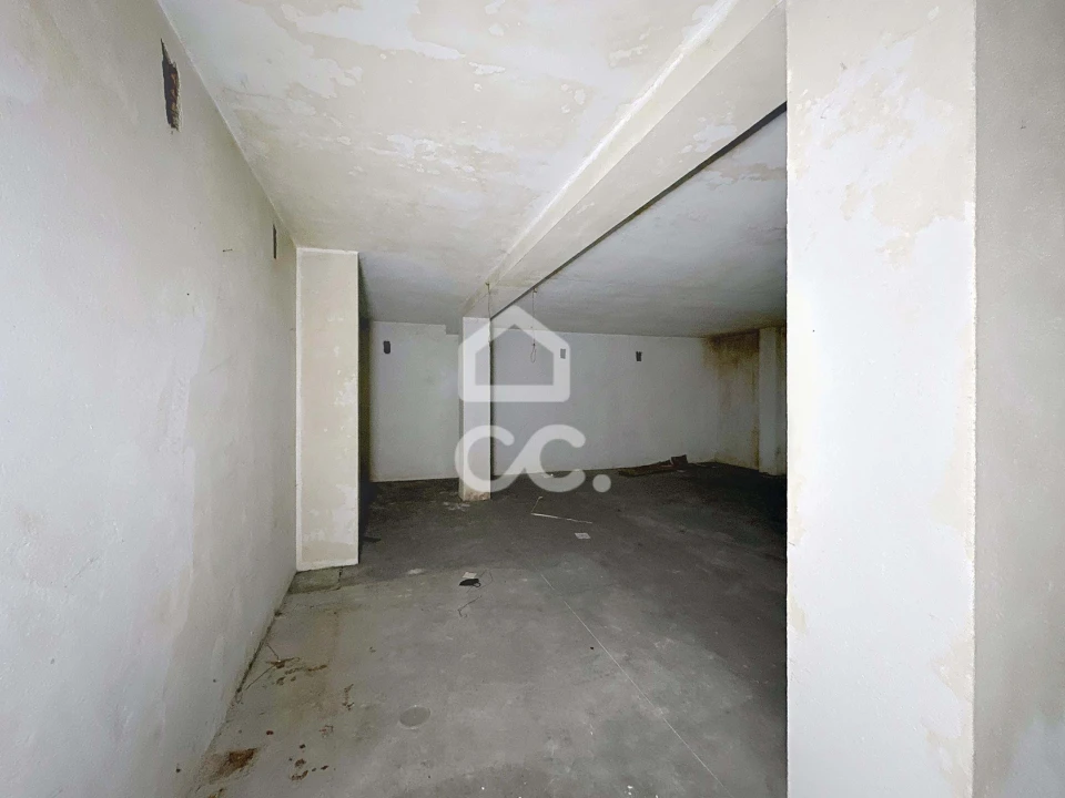 Garagem para Arrendamento em Santa Maria Maior Foto 2