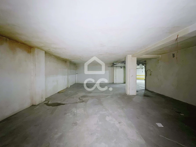 Garagem para Arrendamento em Santa Maria Maior Foto 3