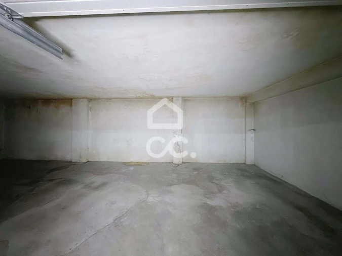 Garagem para Arrendamento em Santa Maria Maior Foto 9