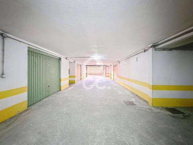 Garagem para Arrendamento em Santa Maria Maior Foto 4