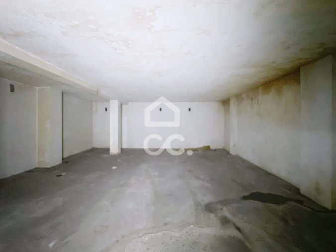 Garagem para Arrendamento em Santa Maria Maior