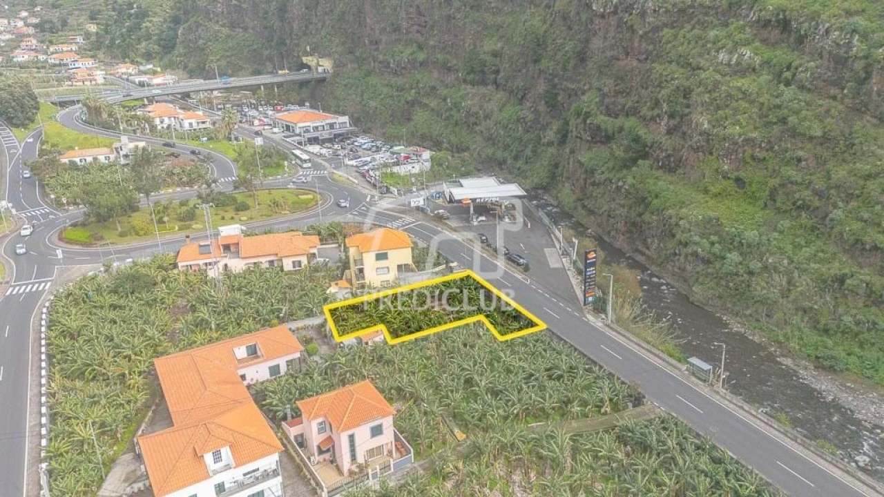 Terreno para Venda em Ribeira Brava Foto 3