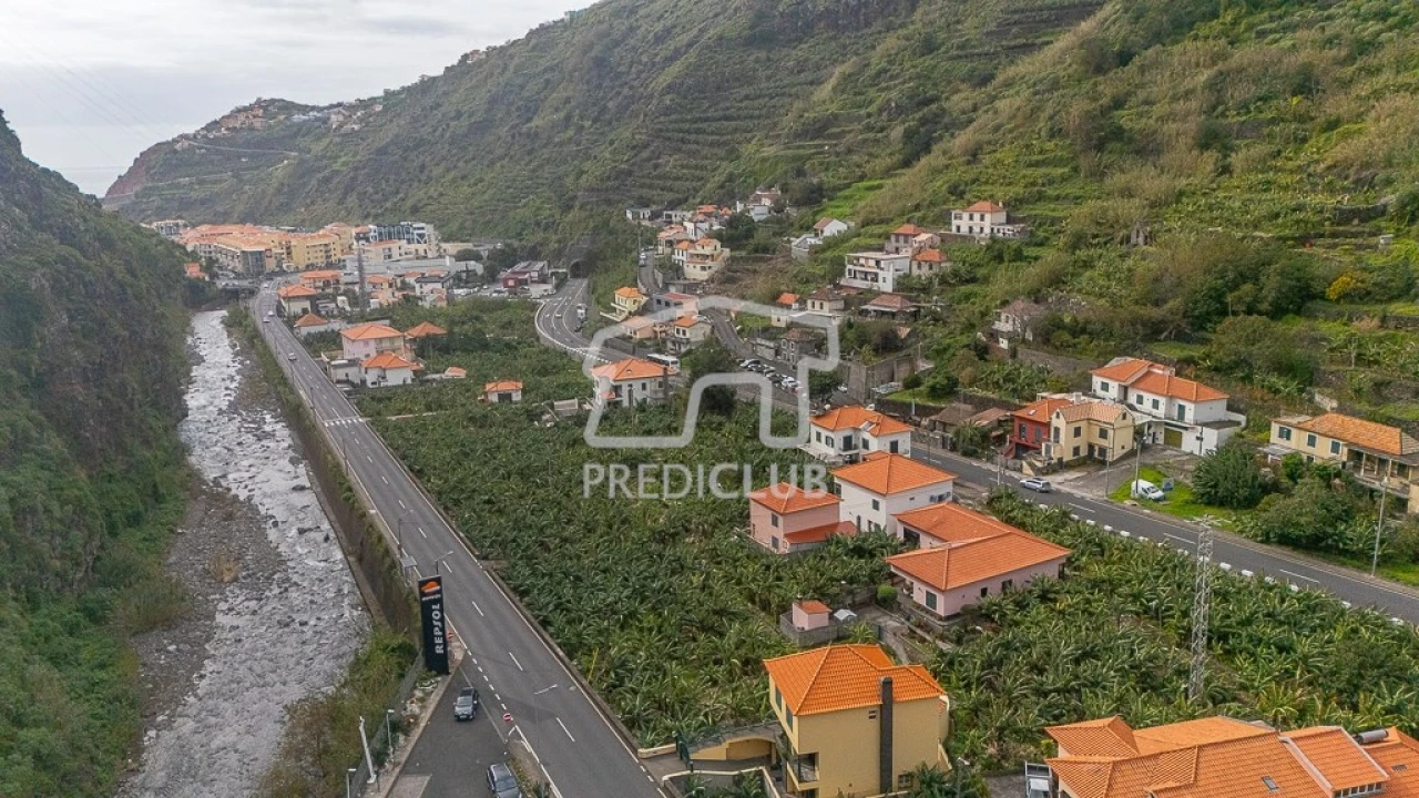 Terreno para Venda em Ribeira Brava Foto 9