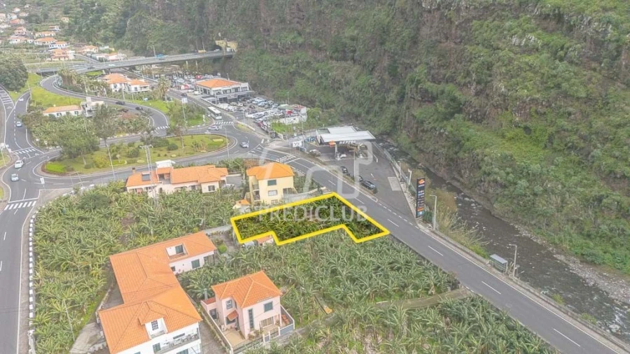 Terreno para Venda em Ribeira Brava Foto 3