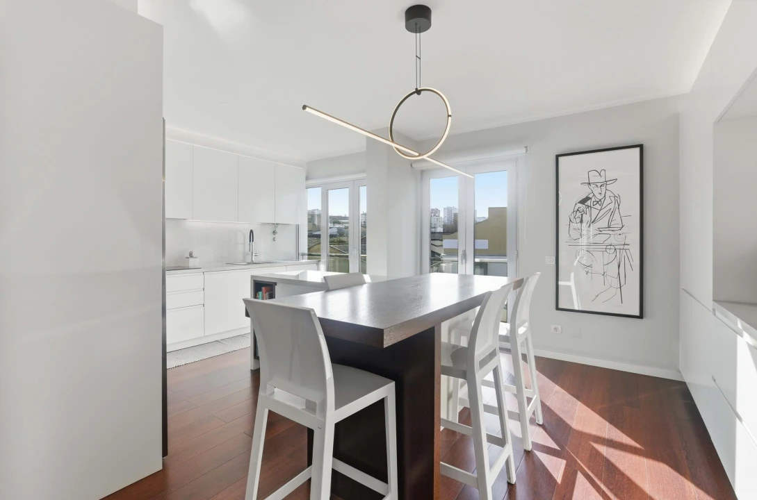 Apartamento T4 para Venda em Parque das Nações Foto 15