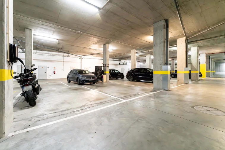 Apartamento T4 para Venda em Parque das Nações Foto 30