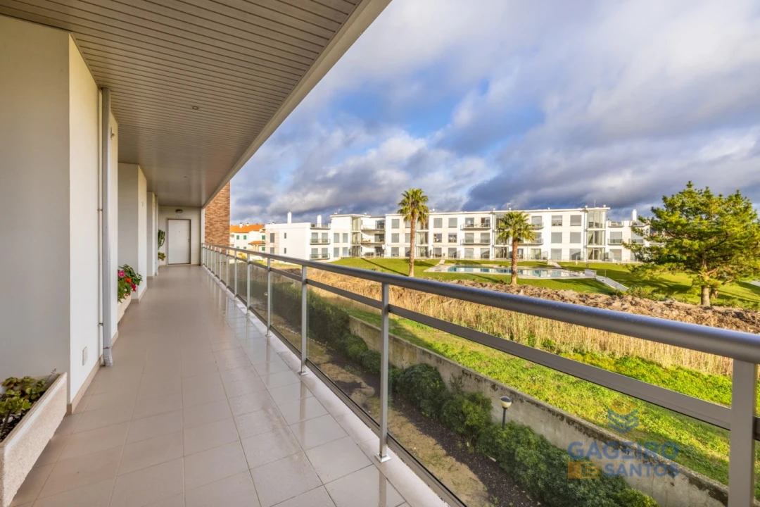 Apartamento T2 para Venda em São Martinho do Porto Foto 25