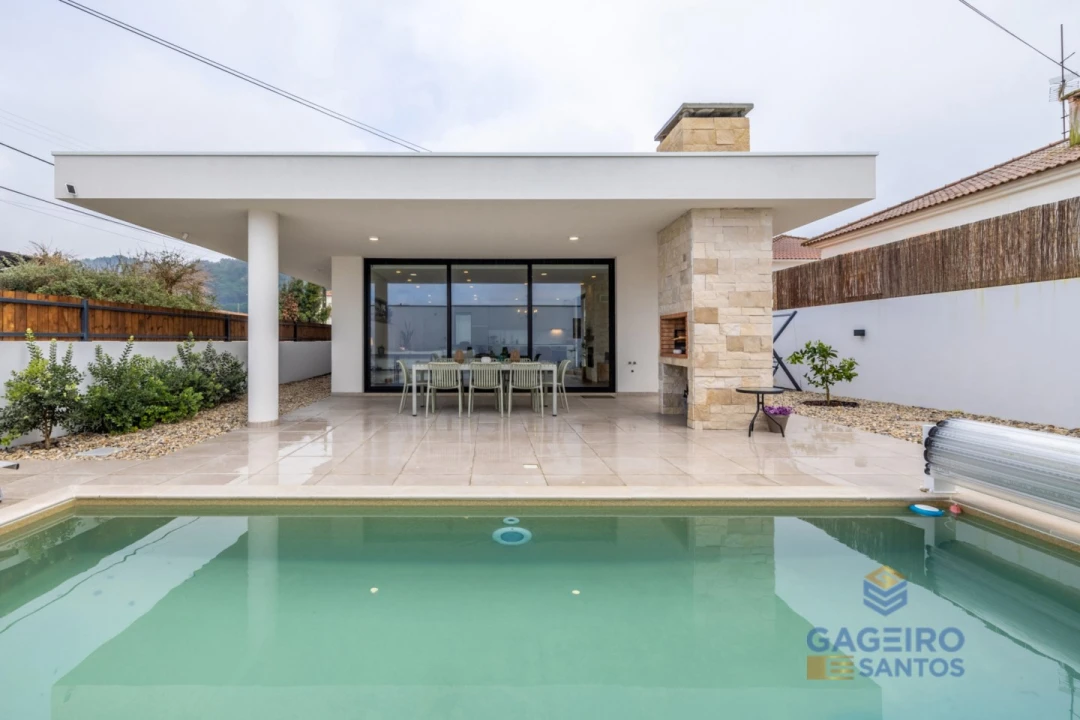 Moradia T3 para Venda em Alfeizerão Foto 38