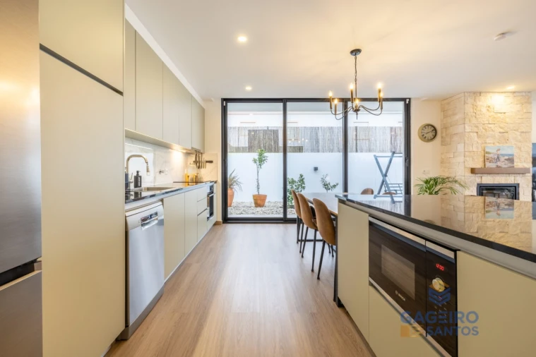 Moradia T3 para Venda em Alfeizerão Foto 13