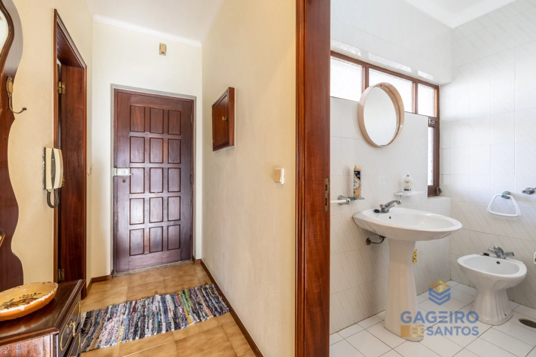 Apartamento T3 para Arrendamento em São Martinho do Porto Foto 8