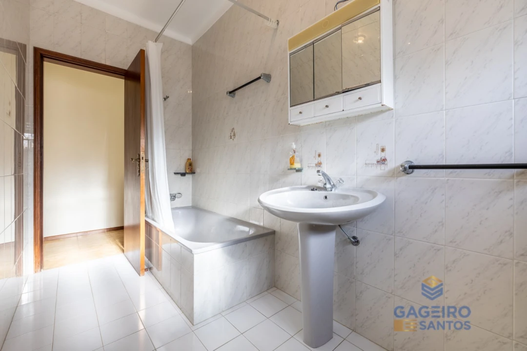 Apartamento T3 para Arrendamento em São Martinho do Porto Foto 17