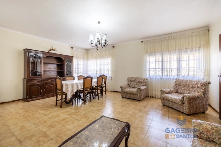 Apartamento T3 para Arrendamento em São Martinho do Porto Foto 5